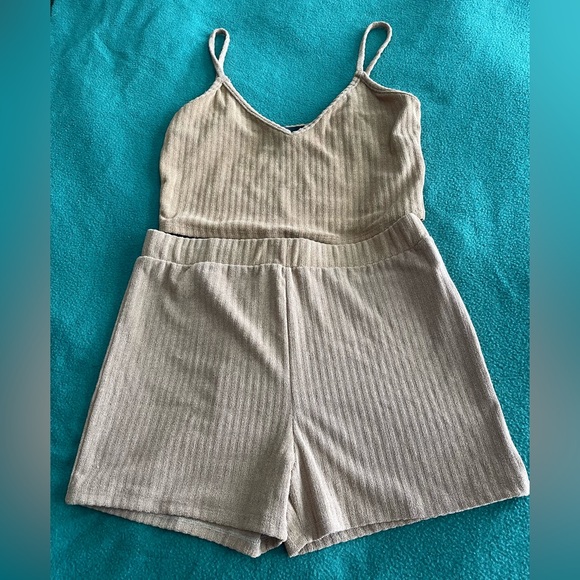 Kittenish Set Angelica Terry Cloth Shorts and Top - Picture 2 of 15